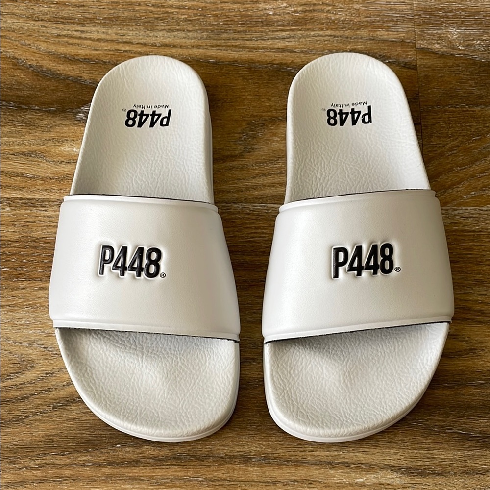 P448 White Slide Sandals NWT